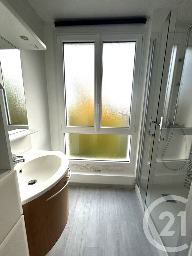 Appartement F3 à vendre - 3 pièces - 66.08 m2 - ST LO - 50 - BASSE-NORMANDIE - Century 21 Delucimmo