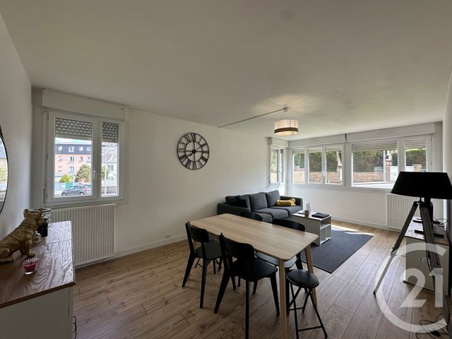 Appartement F3 à louer - 4 pièces - 84.6 m2 - ST LO - 50 - BASSE-NORMANDIE - Century 21 Delucimmo