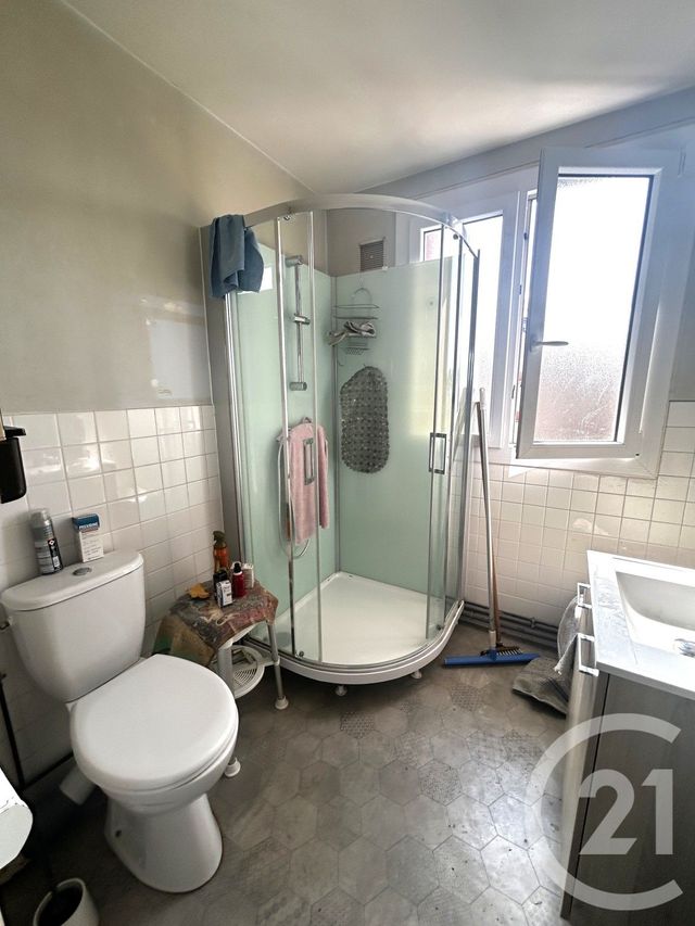 Afficher la photo en grand Appartement F2 à vendre - 2 pièces - 42.42 m2 - ST LO - 50 - BASSE-NORMANDIE - Century 21 Delucimmo
