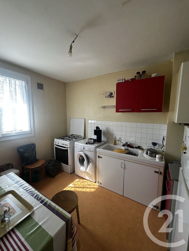 Afficher la photo en grand Appartement F2 à vendre - 2 pièces - 42.42 m2 - ST LO - 50 - BASSE-NORMANDIE - Century 21 Delucimmo