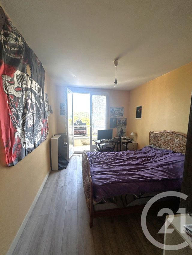 Afficher la photo en grand Appartement F2 à vendre - 2 pièces - 42.42 m2 - ST LO - 50 - BASSE-NORMANDIE - Century 21 Delucimmo