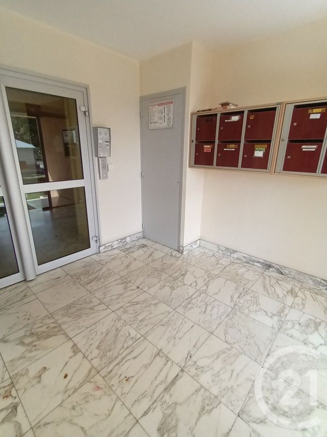 Appartement Studio à vendre - 1 pièce - 29.0 m2 - ST LO - 50 - BASSE-NORMANDIE - Century 21 Delucimmo