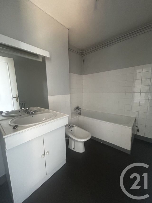 Afficher la photo en grand Appartement F2 à vendre - 2 pièces - 45.06 m2 - ST LO - 50 - BASSE-NORMANDIE - Century 21 Delucimmo