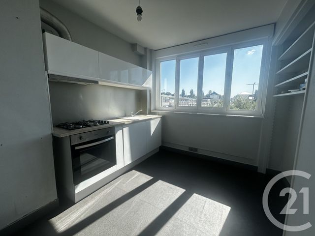 Afficher la photo en grand Appartement F2 à vendre - 2 pièces - 45.06 m2 - ST LO - 50 - BASSE-NORMANDIE - Century 21 Delucimmo