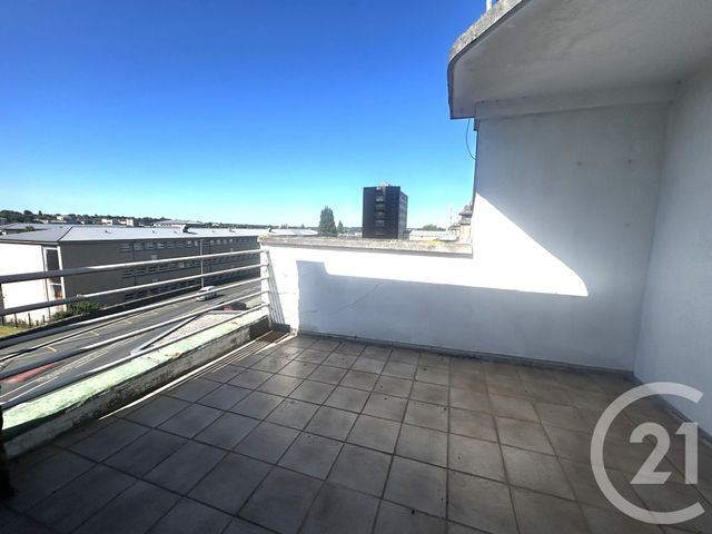 Afficher la photo en grand Appartement F2 à vendre - 2 pièces - 45.06 m2 - ST LO - 50 - BASSE-NORMANDIE - Century 21 Delucimmo