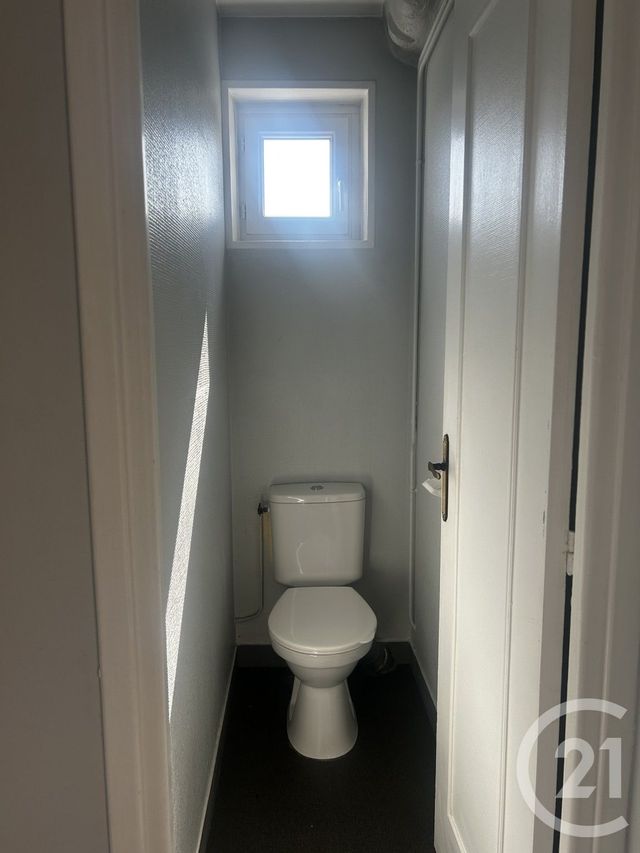 Afficher la photo en grand Appartement F2 à vendre - 2 pièces - 45.06 m2 - ST LO - 50 - BASSE-NORMANDIE - Century 21 Delucimmo