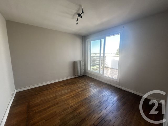 Afficher la photo en grand Appartement F2 à vendre - 2 pièces - 45.06 m2 - ST LO - 50 - BASSE-NORMANDIE - Century 21 Delucimmo