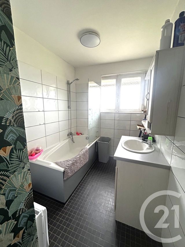 maison à vendre - 7 pièces - 161.0 m2 - ST LO - 50 - BASSE-NORMANDIE - Century 21 Delucimmo