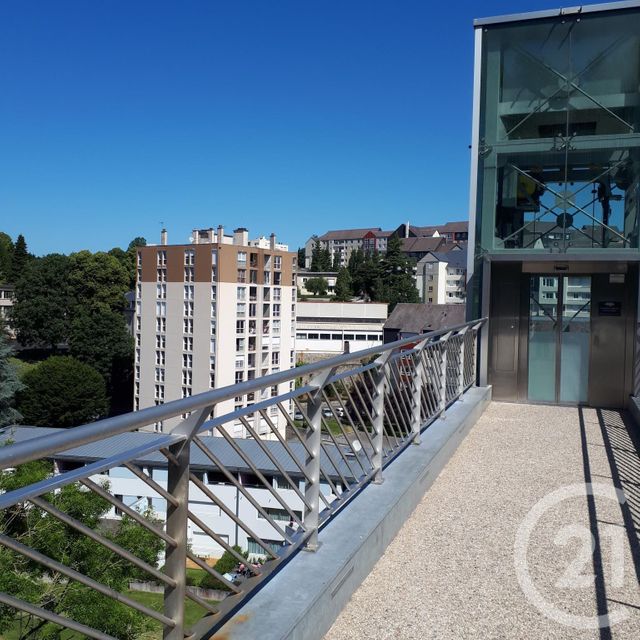 Appartement F4 à vendre - 4 pièces - 69.0 m2 - ST LO - 50 - BASSE-NORMANDIE - Century 21 Delucimmo