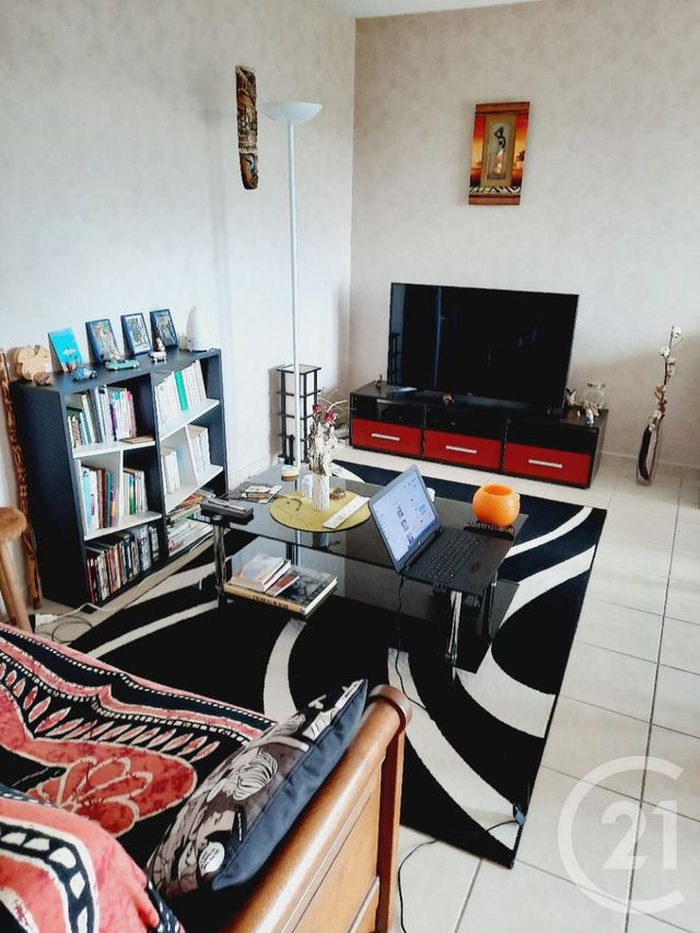 Afficher la photo en grand Appartement F2 à vendre - 3 pièces - 48.4 m2 - AGNEAUX - 50 - BASSE-NORMANDIE - Century 21 Delucimmo