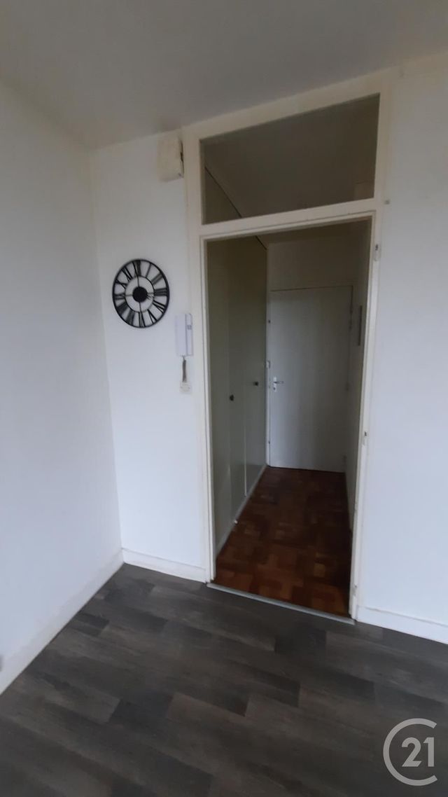 Afficher la photo en grand Appartement F1 à vendre - 1 pièce - 25.01 m2 - ST LO - 50 - BASSE-NORMANDIE - Century 21 Delucimmo