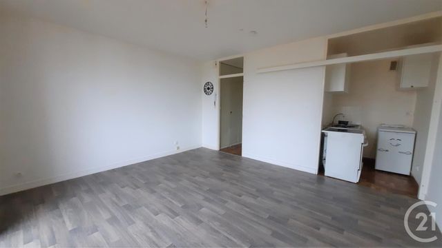 Afficher la photo en grand Appartement F1 à vendre - 1 pièce - 25.01 m2 - ST LO - 50 - BASSE-NORMANDIE - Century 21 Delucimmo